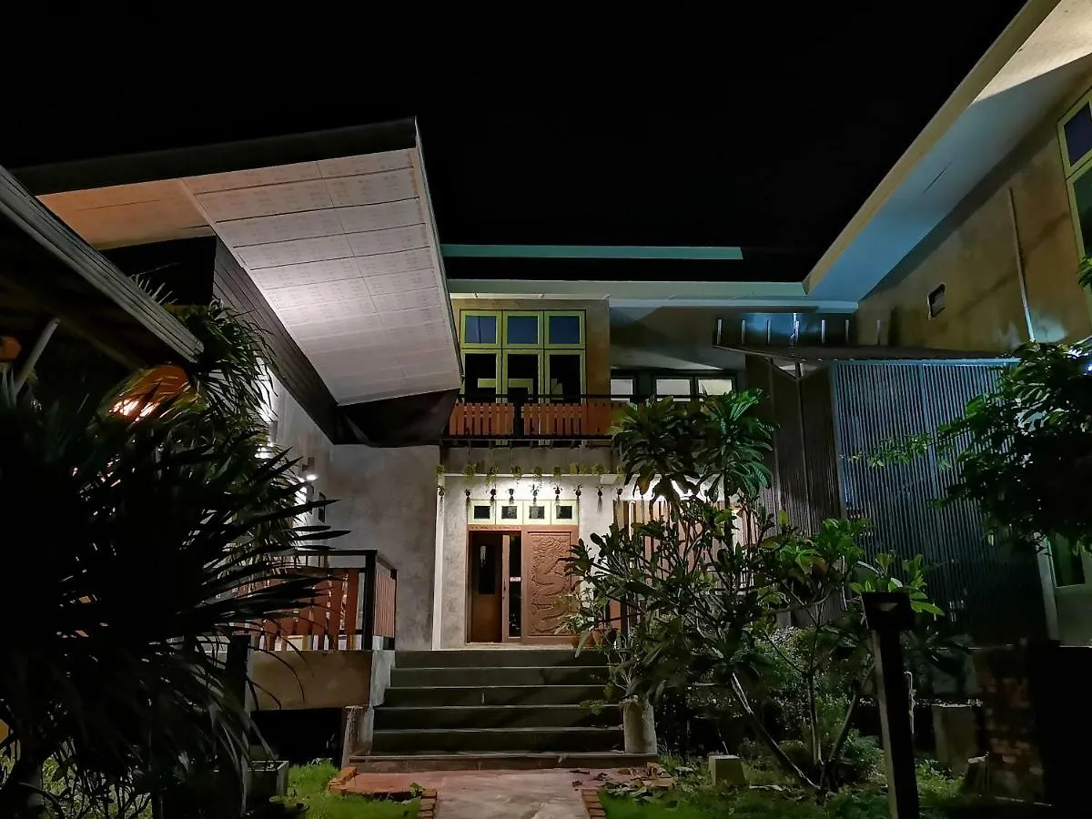 Tonmai Suites Ko Lanta 2*,