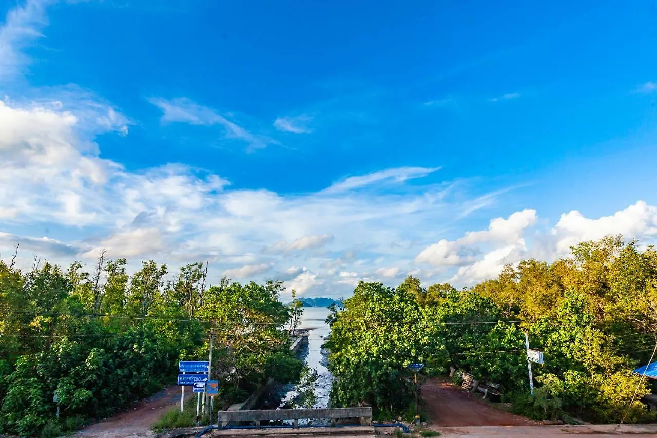 Tonmai Suites 2*, Ko Lanta