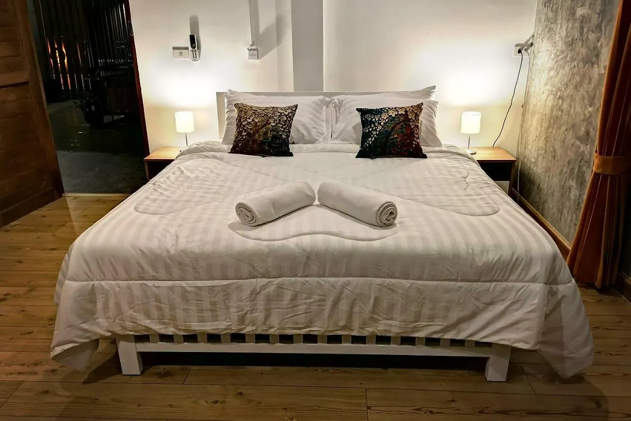 Tonmai Suites